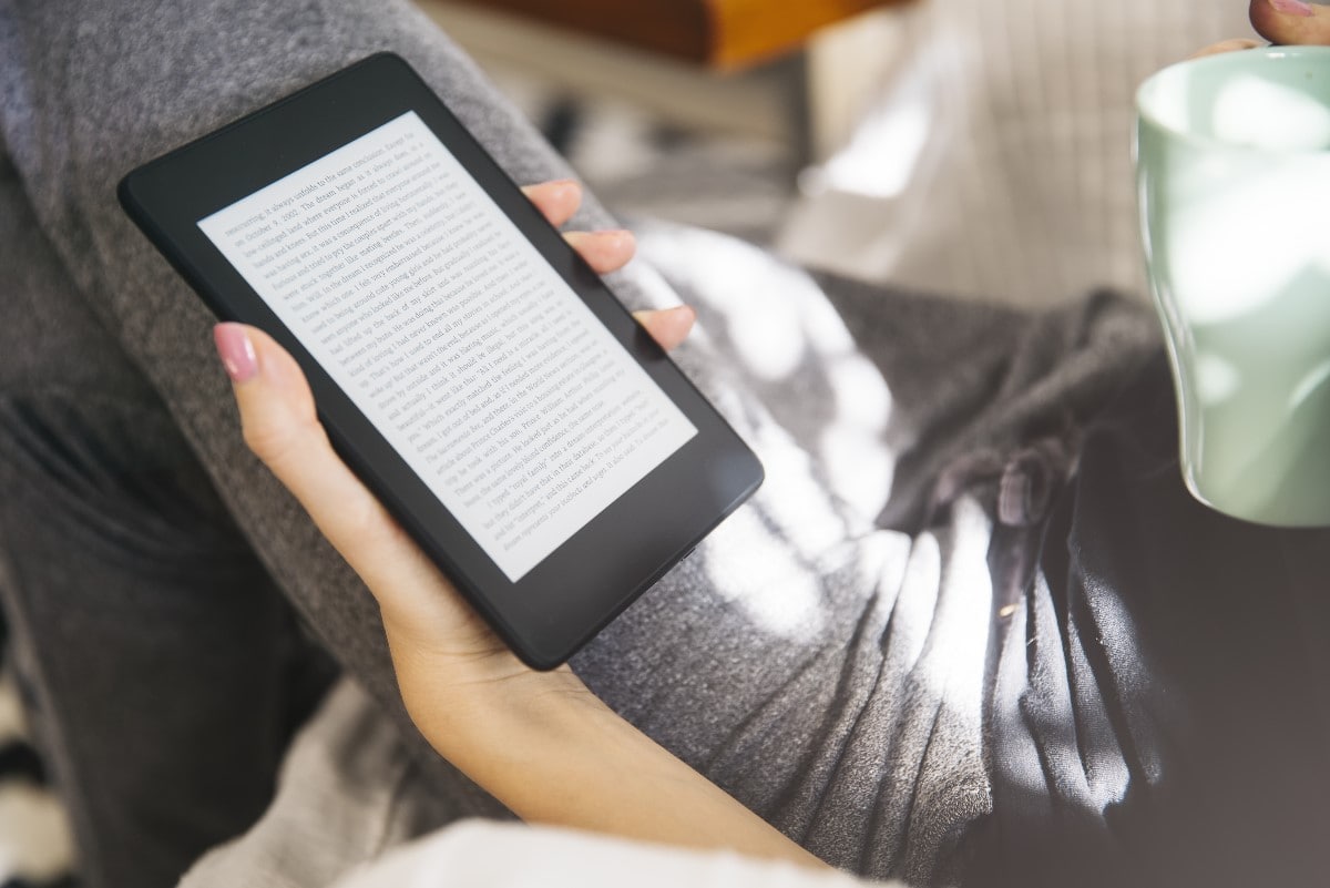 Tablet or e-book reader? What to choose for digital reading?