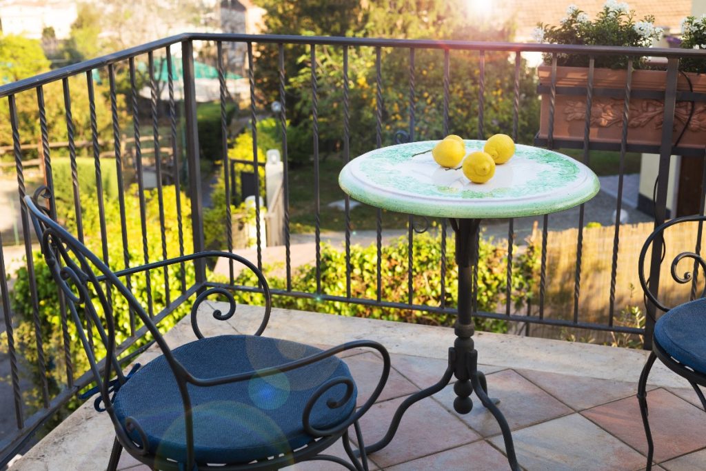 Jak zaaranżować mały balkon? Inspirujemy