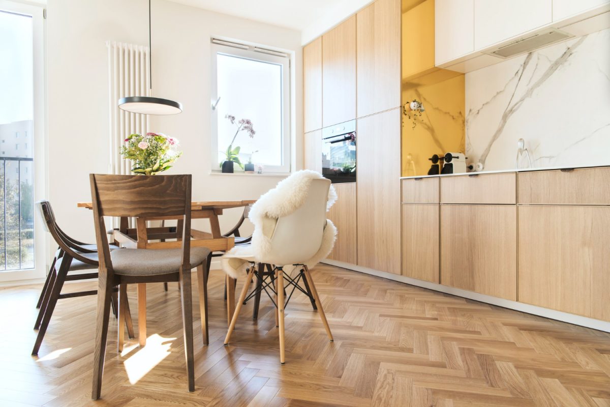 How to arrange the dining room in a small apartment?