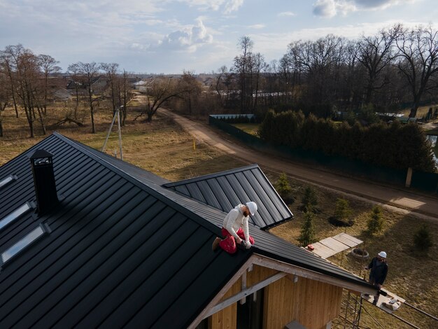 Understanding the Benefits of Metal Roofing for Your Home